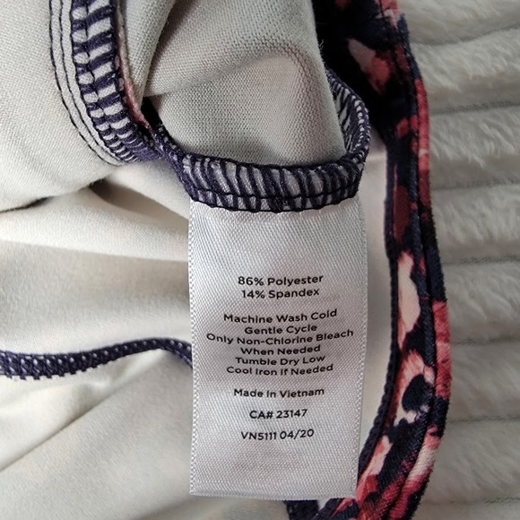 T by Talbots Medium Quarter Zip Pullover Pink Navy Floral UPF 50 Sun Shirt - Picture 8 of 9